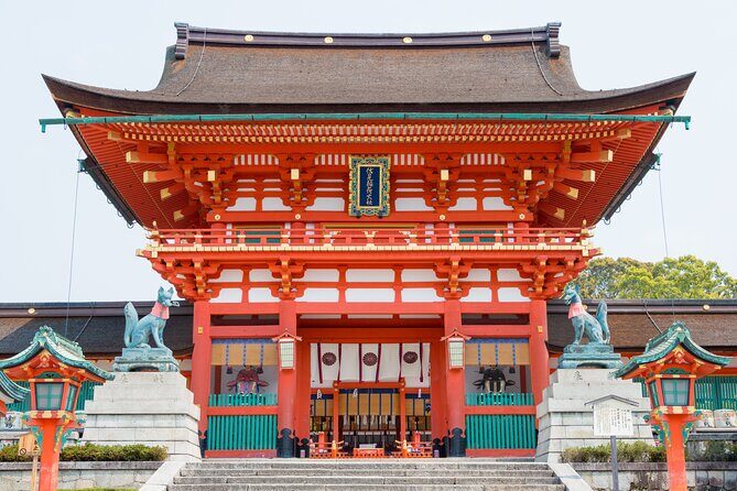 Osaka/Kyoto: Arashiyama, Fushimi Inari & Nara Park Day Trip - Arashiyama Nakanoshima Park and Kimono Forest: mixing river views with modern art