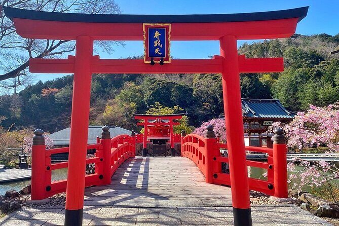 Osaka / Kyoto: Katsuoji, Arashiyama & Kinkaku-ji One Day Tour - Kinkaku-ji: the Golden Pavilion finishes the day with impact