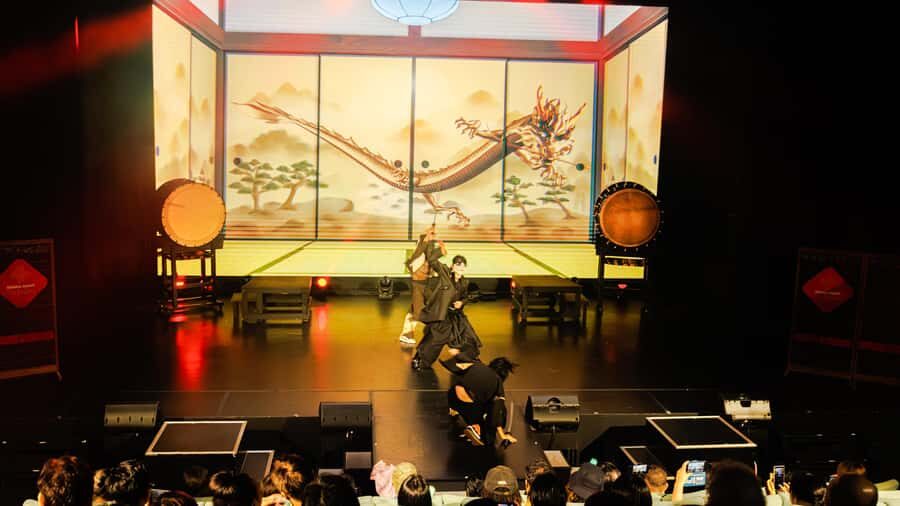 OSAKA NIGHT FUSION Japanese Taiko Kabuki Samurai Dance Show - Audience Participation: How It Works and How to Stay Confident