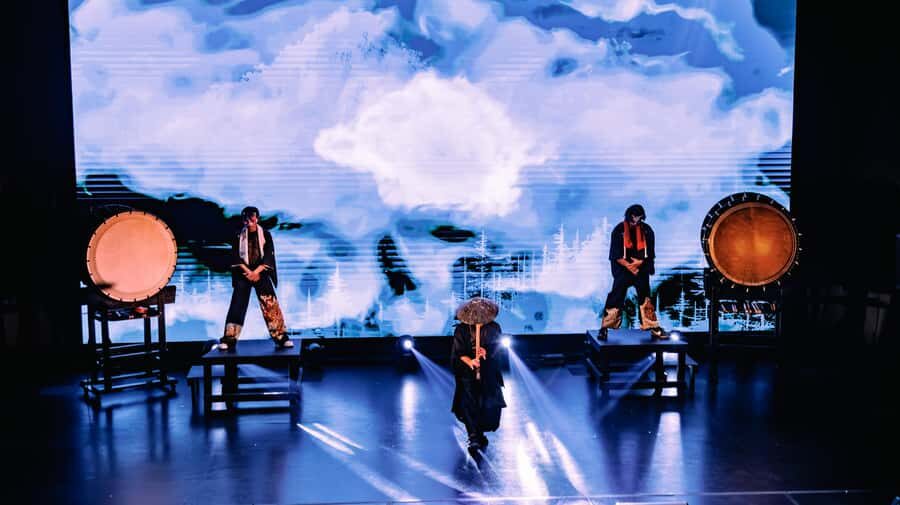 OSAKA NIGHT FUSION Japanese Taiko Kabuki Samurai Dance Show - Language and the Adult-Content Note: Plan Smart