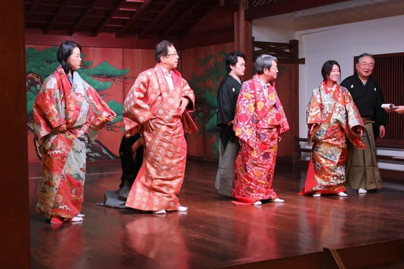 Osaka: Noh Performance with English Subtitles and Workshop - The 2-hour flow: explanation, subtitled performance, hands-on workshop