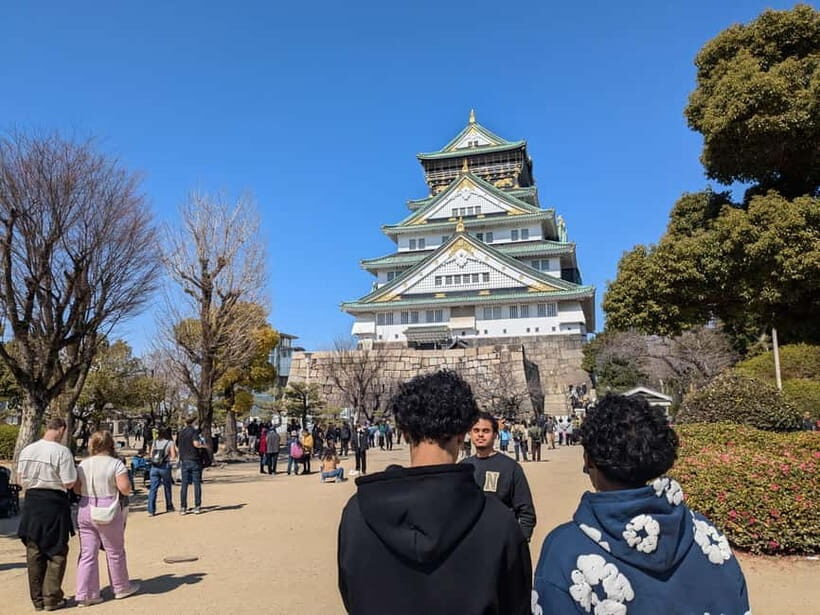 Osaka: Osaka Castle Guided Tour with Local Guide - Entering the Keep: Stairs Up to Floor 8 (Plan Your Pace)