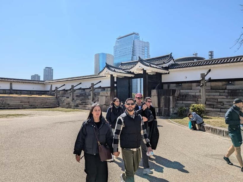 Osaka: Osaka Castle Guided Tour with Local Guide - Hidden Local Stories and the Kansai-Native Advantage