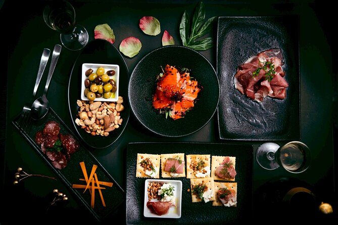 Osaka: PICCADILLY PREMIUM DINNER SHOW&NIGHTCLUB with Tasting - First, Get the Timing Right: 8:00 PM to 5:00 AM, but Your Seat Time Is About 2 Hours