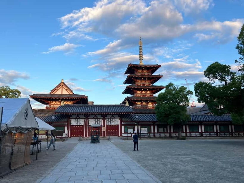 Osaka: Private and Fully Customized Tour with Hotel Meet Up - Ninenzaka and Sannenzaka lanes, then Yasaka Shrine: the tour’s cultural payoff