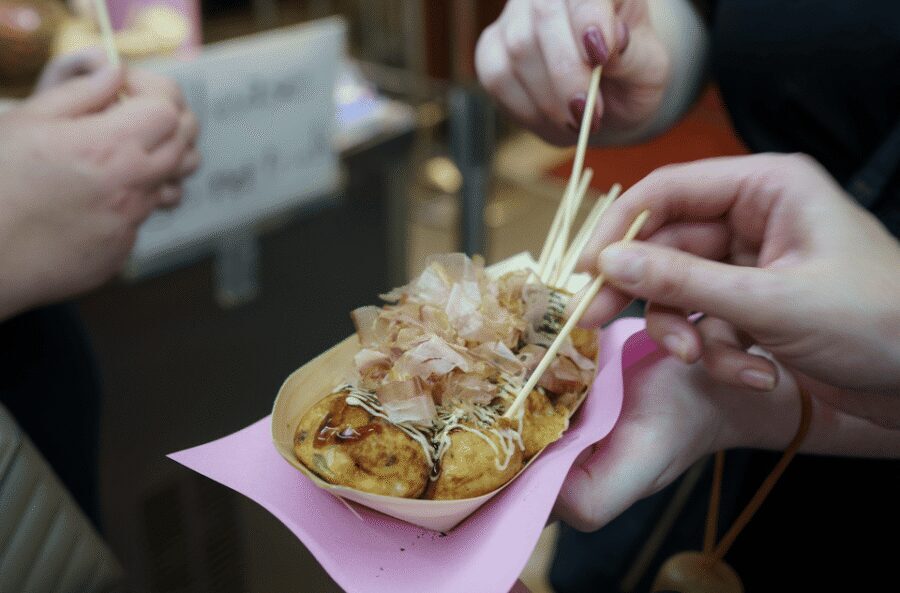 Osaka Private Custom Tour with Local Guide - Kuromon Ichiba Market: food culture without the stress