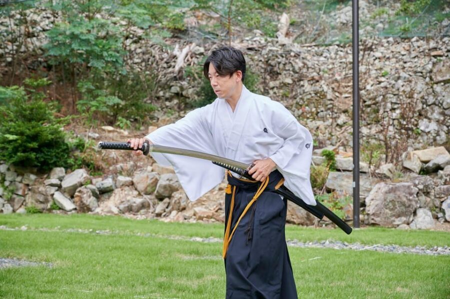 Osaka: Private Samurai Experience - Train with Sword Master - Getting to Minoh and meeting your guide at the station