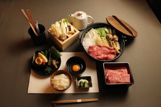 Osaka Samurai Show and Experience Halal Wagyu sukiyaki - Dinner first: halal-certified Wagyu sukiyaki that sets the tone