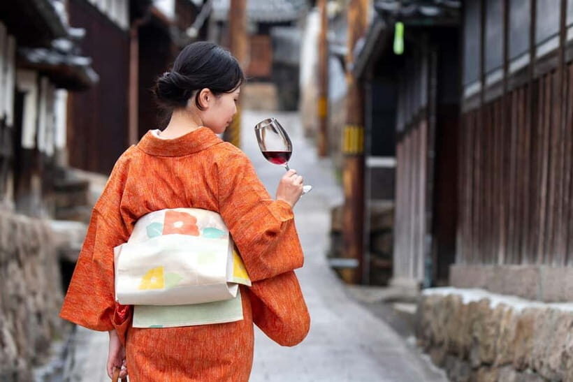 Osaka Winery Tour with Wine Tasting & Vineyard Walk - Starting at the Katashimo direct sales area: where the tour actually begins