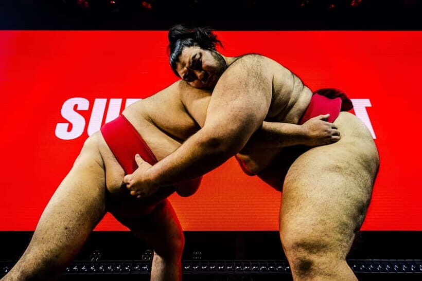 Osaka:SUMO BEATS SHOWCASE: Taiko Drum and Wagyu burger! - The show beats: silence to taiko to a real contest