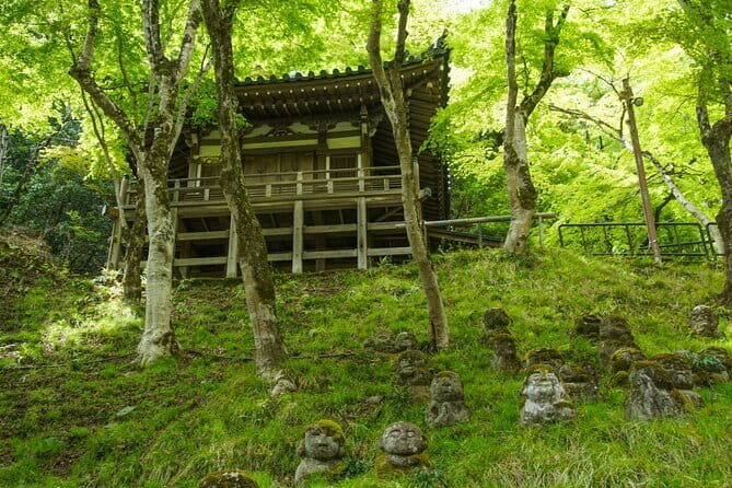Otagi Nenbutsu Temple and Arashiyama Bamboo Forest Tour - Getting Out to Arashiyama Quickly from Kyoto Station