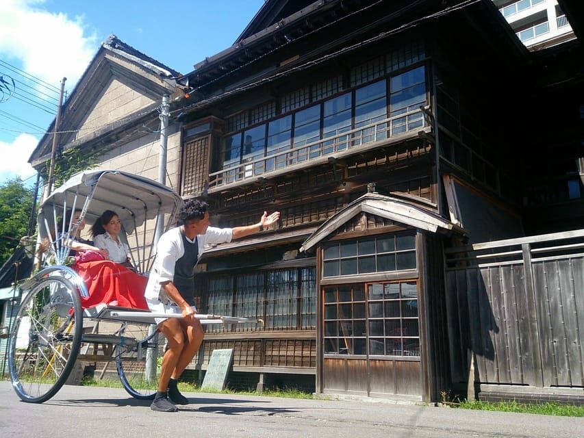 Otaru: Private Otaru Sightseeing Tour by Rickshaw - Getting started near the train station or canal bridges