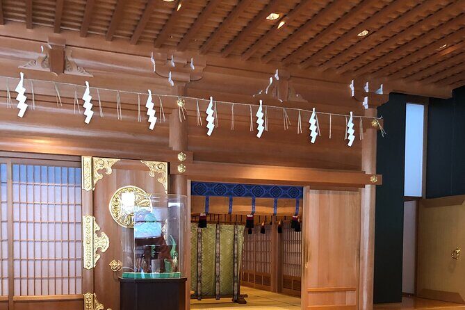 Personal prayer at Meiji Shrine! - Purification at the fountain: hands, mouth, and a little peace
