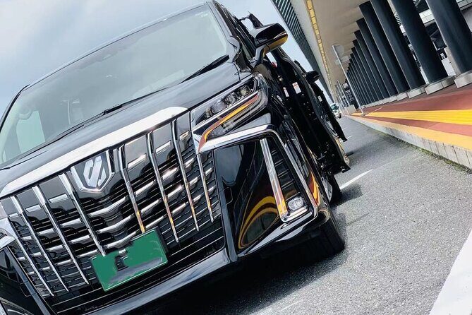 Private arrival transfer from Osaka Itami International airport to Kyoto City - Sedan or van for up to nine: what that means for your group