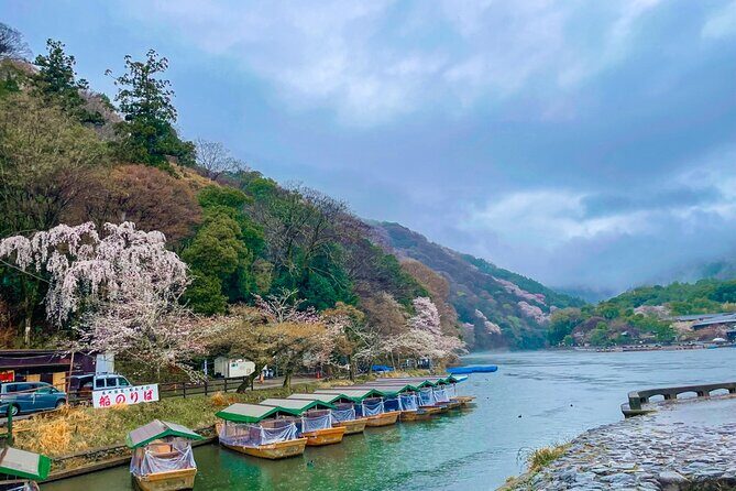 Private car tour Let's uncover secrets of majestic Kyoto history - Kennin-ji Temple: the moss garden stop that breaks the routine