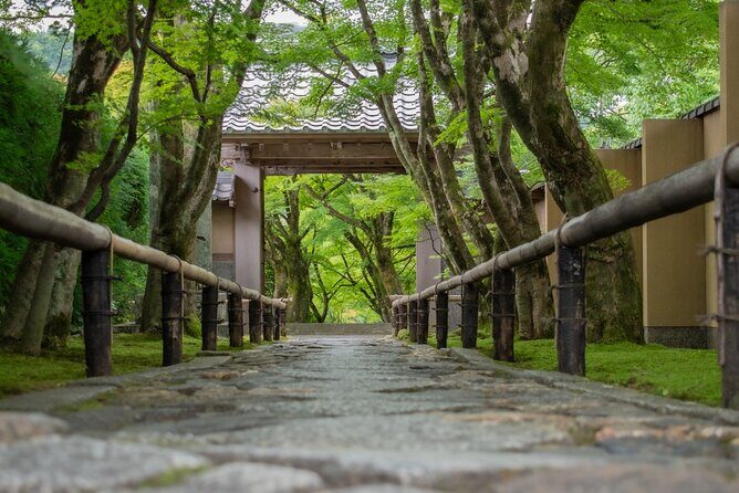 Private car tour Let's uncover secrets of majestic Kyoto history - Yasakanoto and the Golden Pavilion vibe: gold leaf, power, and change