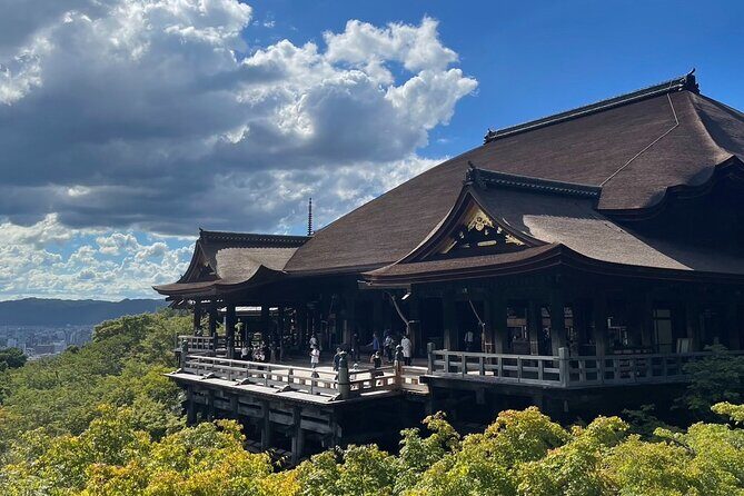 Private Custom Tour of Kiyomizu & Yasaka—by Young Local Guides - Quick hits before you step into Kyoto