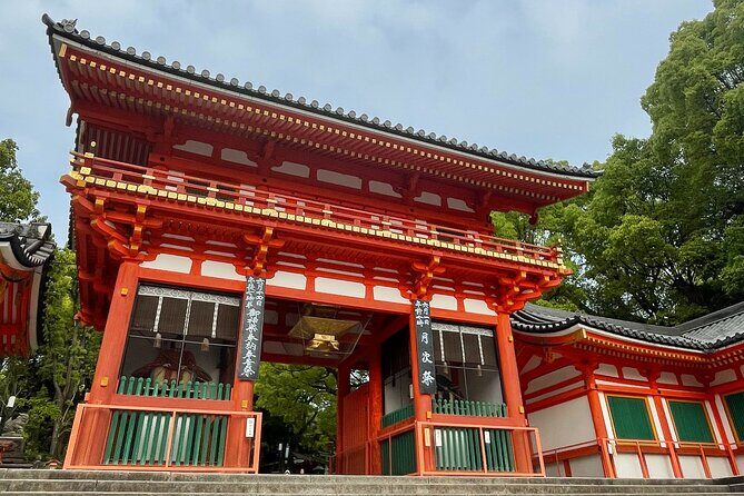 Private Custom Tour of Kiyomizu & Yasaka—by Young Local Guides - Stop 2: Yasaka Koshin-do and the kukurizaru wish charms