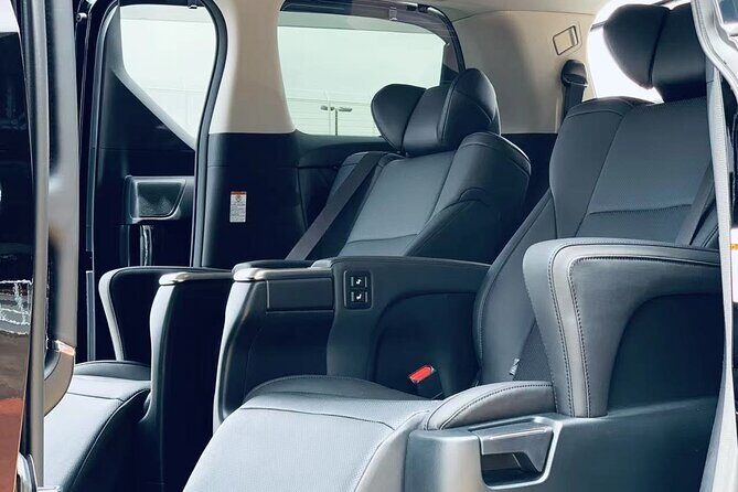 Private departure transfer from central Osaka city to Itami airport (ITM) - Timing that helps you catch your flight without guessing