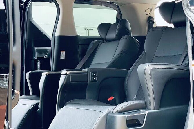 Private departure transfer from Tokyo city to Tokyo Haneda Airport(HND) - Vehicle options: sedan, MPV, or van for up to 9 people