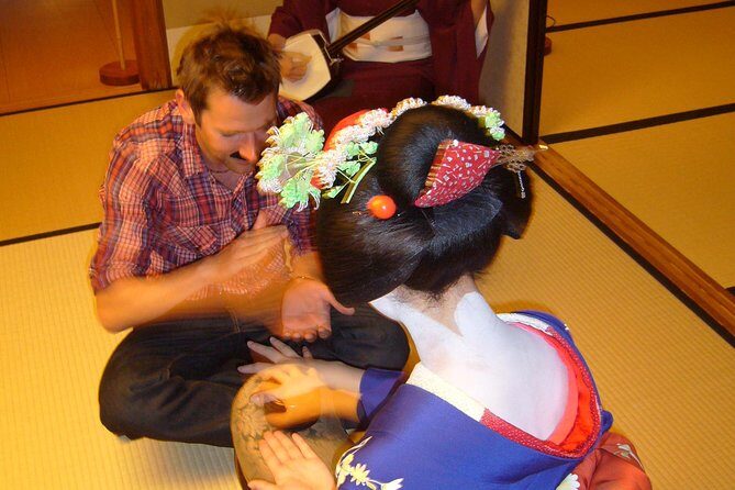 Private Dinner with a Geisha - The Gion walk that turns the photos into understanding