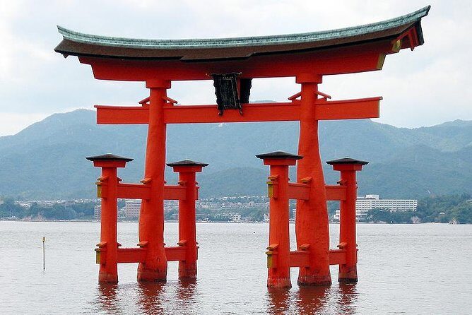 Private Full Day Hiroshima Tour - Hiroshima Castle photo stop: quick, classic, and outside-only