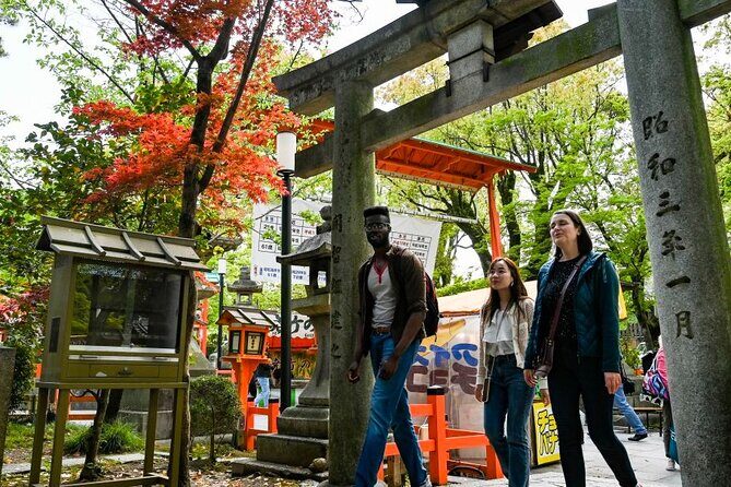 Private Kyoto Tour with a Local, Highlights & Hidden Gems, Personalised - Yasaka Shrine and Maruyama Park: the emotional switch from busy to serene