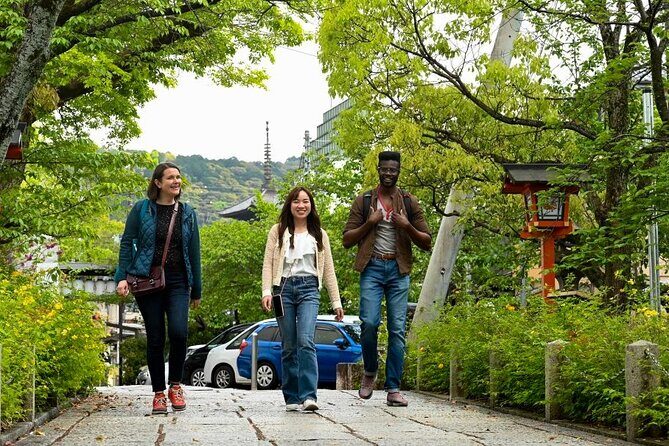 Private Kyoto Tour with a Local, Highlights & Hidden Gems, Personalised - Sannenzaka and Ninenzaka: old Kyoto streets for crafts and snacks
