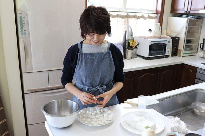 Private Market Tour and Cooking Class with Kanae, a Sapporo Local - The 15-minute ride to Kanae’s home: pacing and comfort
