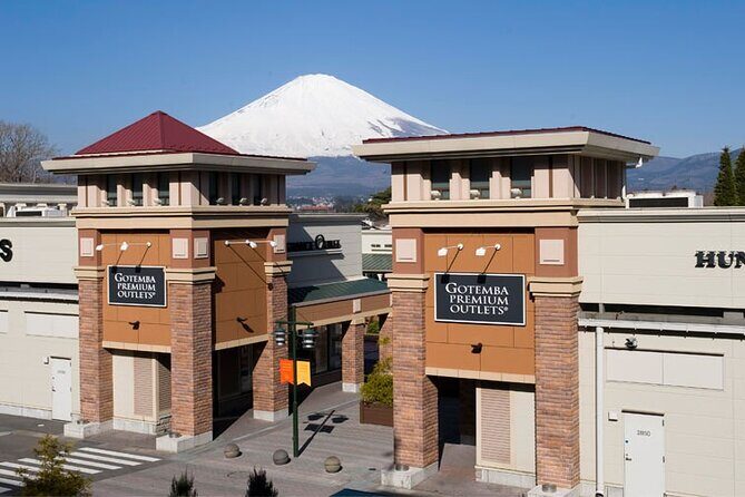 Private Mt. Fuji Custom Tour from Tokyo - Oshino Hakkai ponds and Kitaguchi Hongu Fuji Sengen Jinja: culture with a payoff