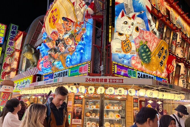 Private Osaka City Tour: Fusion of Tradition and Modernity - Photo support in two of the hardest places