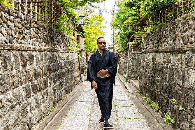 Private Photoshoot Experience in Kyoto ( Gion ) - Posing Help That Feels Natural, Not Like School