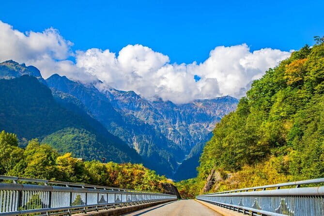Private Shinhotaka Ropeway and Kamikochi Tour - Inside the gondola: how to make the views count