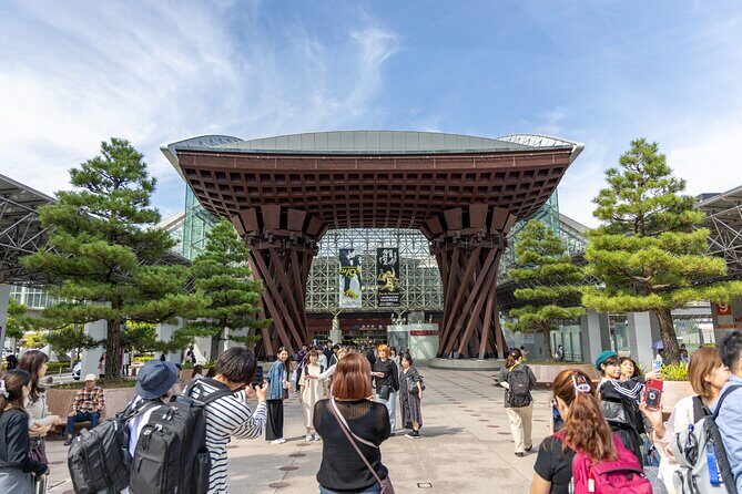 Private Sightseeing Tour from Kanazawa Port / Private Vehicle - From Kanazawa Port to First Stops: How the Private Pickup Works