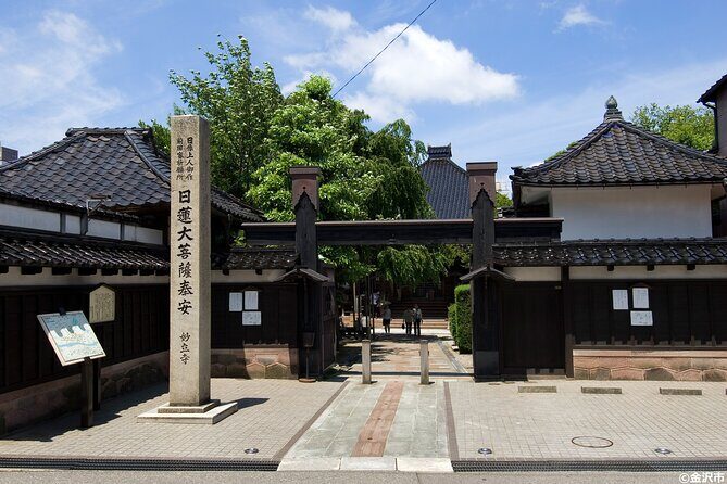 Private Sightseeing Tour from Kanazawa Port / Private Vehicle - Why the Local English-Speaking Guide Matters (Nicola, Rina, and the Small Fixes)