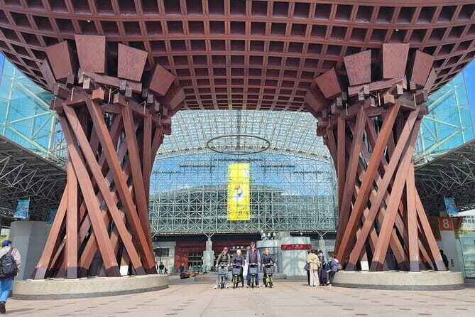 Private Tailored Kanazawa Highlights Tour with a Local - Nomura Family Samurai House: samurai life you can see with your own eyes
