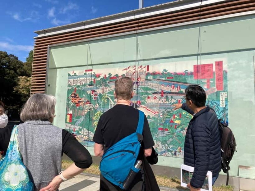 Private Tour Through the Tokyo National Museum & Ukiyo-e - Meeting point at FamilyMart Ueno Park Branch (street-side, not inside the park)