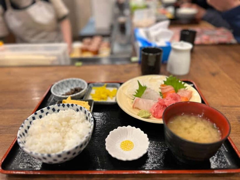 Private Toyosu & Tsukiji Market Adventure with Tuna Auction - Eat your way through the morning: breakfast choices in Toyosu and Tsukiji