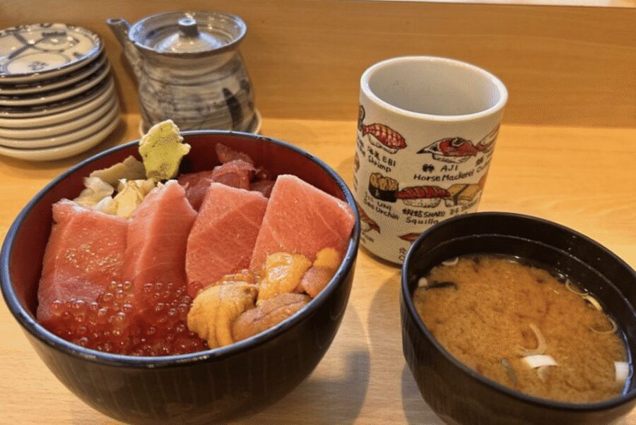 Private Toyosu & Tsukiji Market Adventure with Tuna Auction - Optional shrine stop: a quick pause that adds context