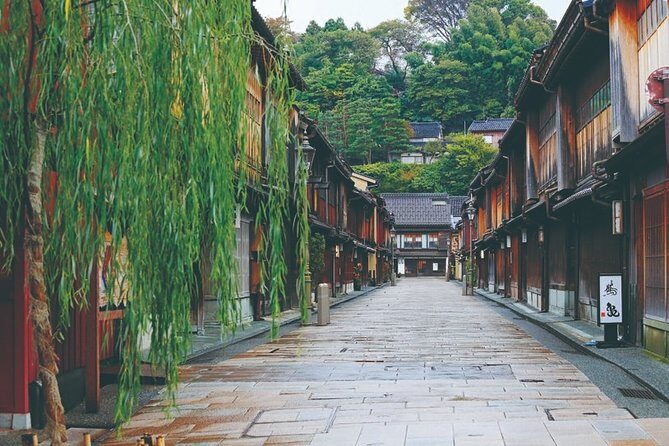 Private Transfer from Takayama to Kanazawa Including Shirakawago - The 2 Hours in Shirakawago: How to Spend Your Time Well