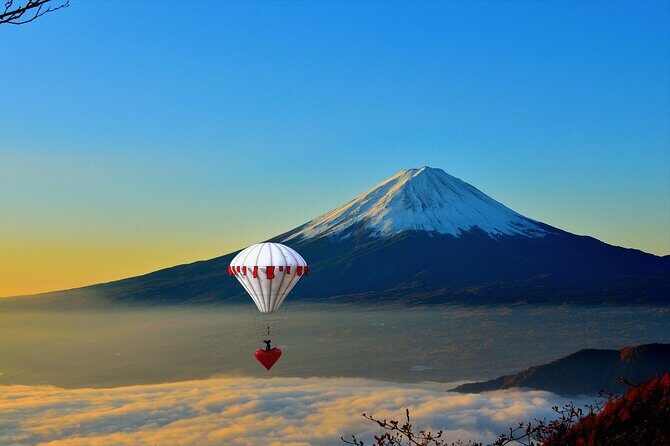 Private Unforgettable Mt Fuji Tour with English Speaking Driver - Oshino Hakkai: Fuji springs that reward slow looking