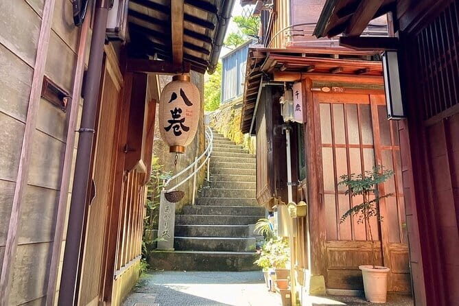 Private walking Tour of Kanazawa's Historical Districts 4h - Key things worth your attention