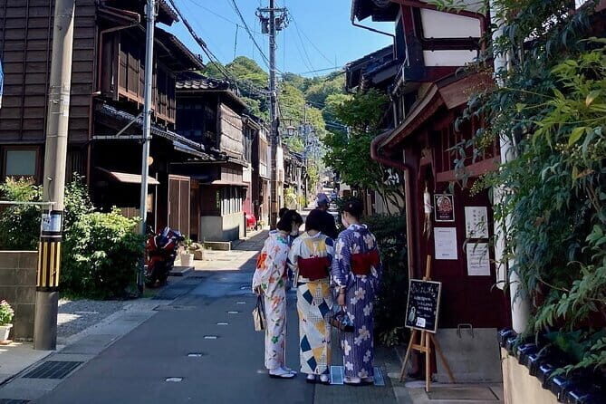 Private walking Tour of Kanazawa's Historical Districts 4h - A 4-hour Kanazawa loop built around real neighborhoods