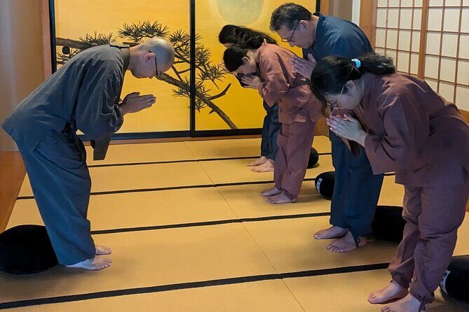 Private Zen Meditation in English in Shinjuku, Tokyo - English zazen coaching: how the monk makes it understandable