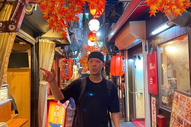 [Private]Shinjuku Golden Gai Bar Hopping w/ Japanese Local Guide - A 7:00 pm Shinjuku night plan that doesn’t waste time