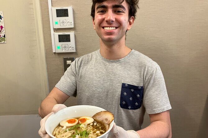 Ramen Craftsman Experience in Osaka - Menya SHU Ramen: picking your bowl before you touch the stove