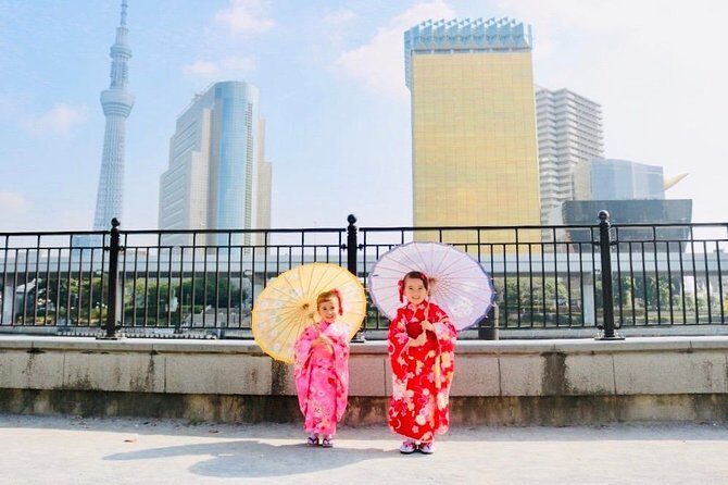 Ride a rickshaw wearing a kimono in Asakusa! Enjoy authentic traditional culture! - The Rickshaw Window: A Short Ride That Sets Your Day