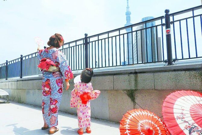 Ride a rickshaw wearing a kimono in Asakusa! Enjoy authentic traditional culture! - Check-in at HANAKAJapan: From Subway to Dressing Room