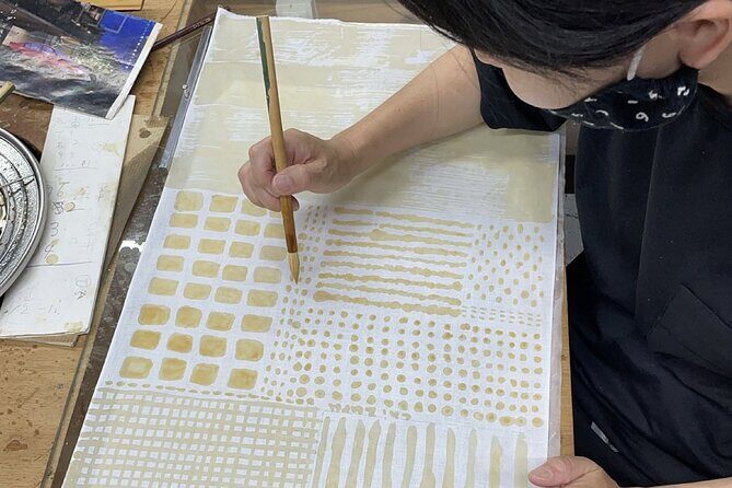 Roketsu dyeing experience: M course Roketsu Dyeing Experience - The Bucket Dyeing Moment: Watching Color Lock In