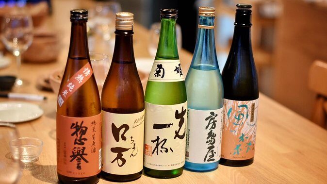 Sake Tasting Masterclass in Shinjuku (8+ Varieties with a Pro) - Snacks that actually pair: how food changes what you taste